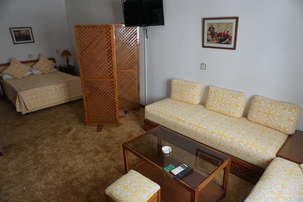 אסילה Hotel Zelis מראה חיצוני תמונה